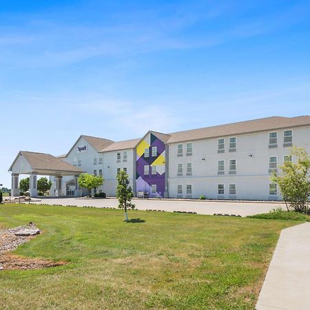 Spark By Hilton Minot Exterior photo