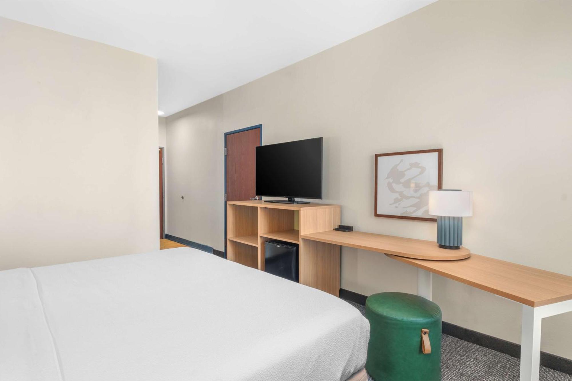 Spark By Hilton Minot Exterior photo